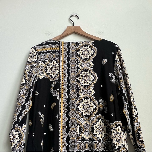 Chicos Womens Top V-neck 3/4 Sleeve Paisley Large Yellow Black Rayon Stretch - Picture 7 of 9